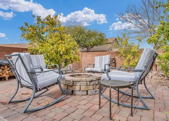 Holiday home Spacious With Pool & Bike Access Tucson