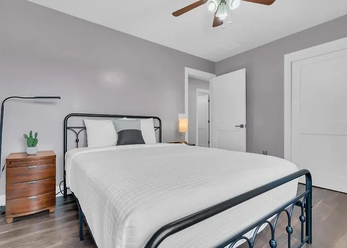 Spacious With Pool & Bike Access Tucson