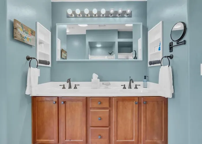 Spacious With Pool & Bike Access * Tucson