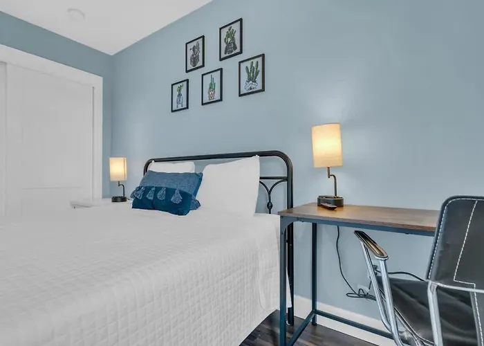 Spacious With Pool & Bike Access