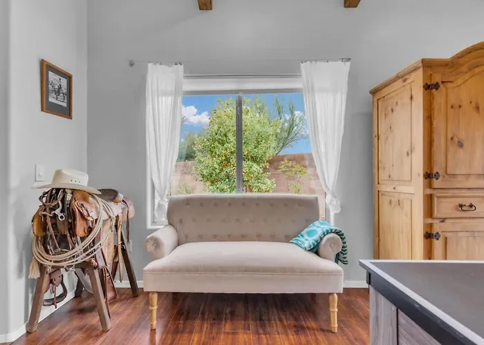Spacious With Pool & Bike Access * Tucson